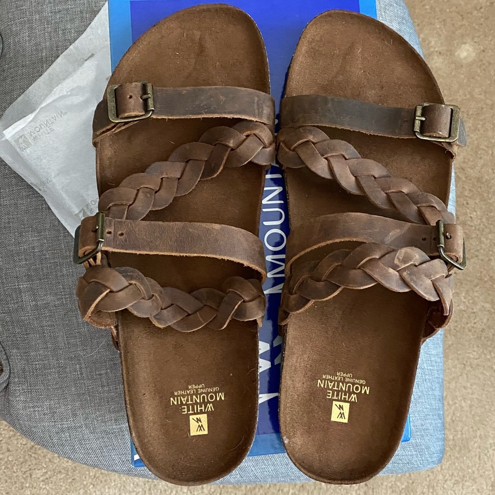 Women’s size 11 White Mountain Holland sandals